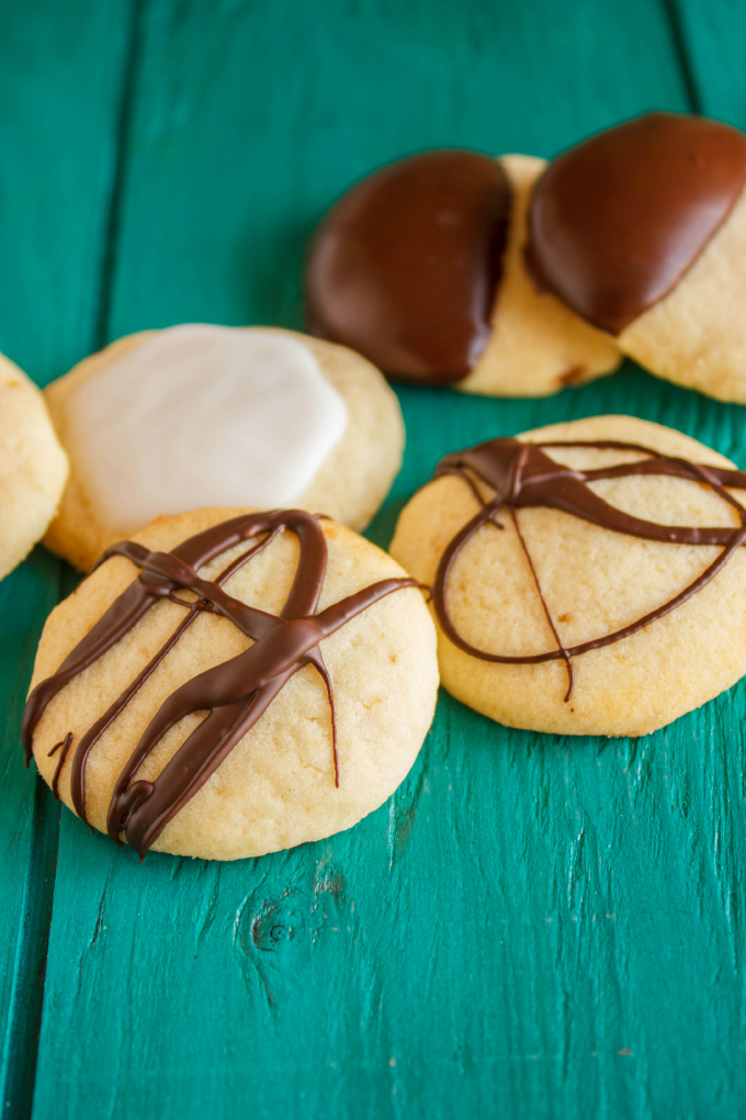 Almond-Cookies-with-Almond-Cream-andor-Chocolate-3
