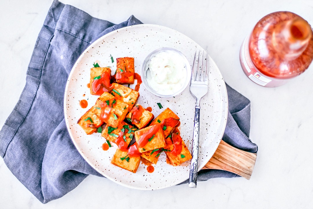 crispy buffalo tofu bites with garlicky yogurt + feta dip {with vegan option}