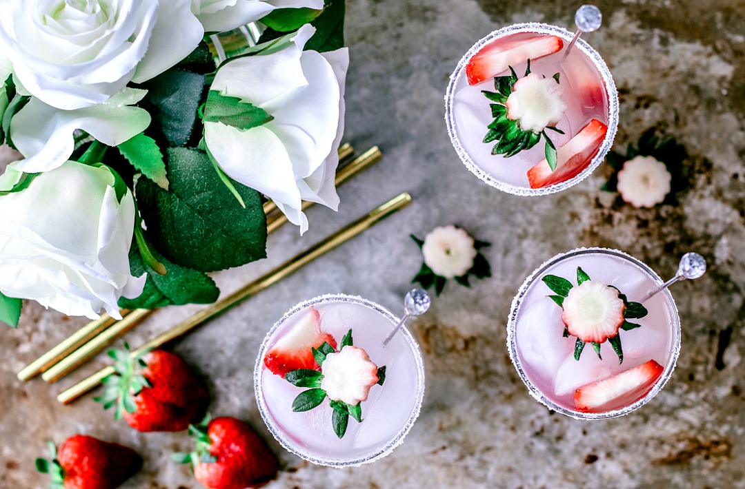 spiked strawberry lemonade fizz