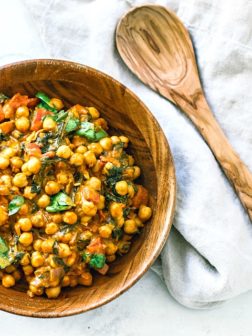 Vegetarian Chickpea Curry With Coconut Milk