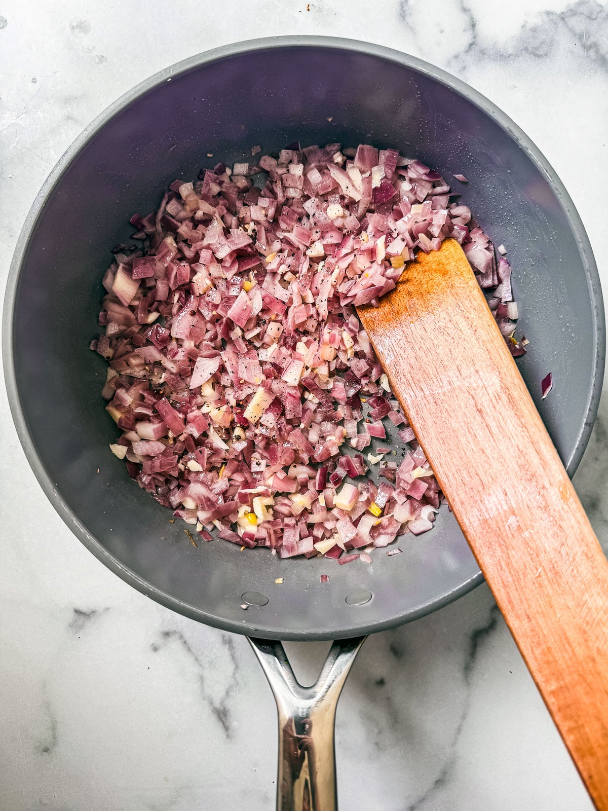 Pan of fried onions.